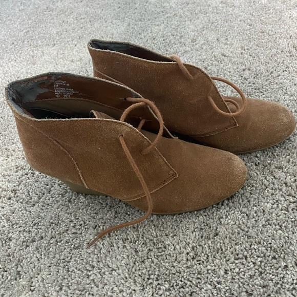 Brown heeled ankle boots - Picture 3 of 5